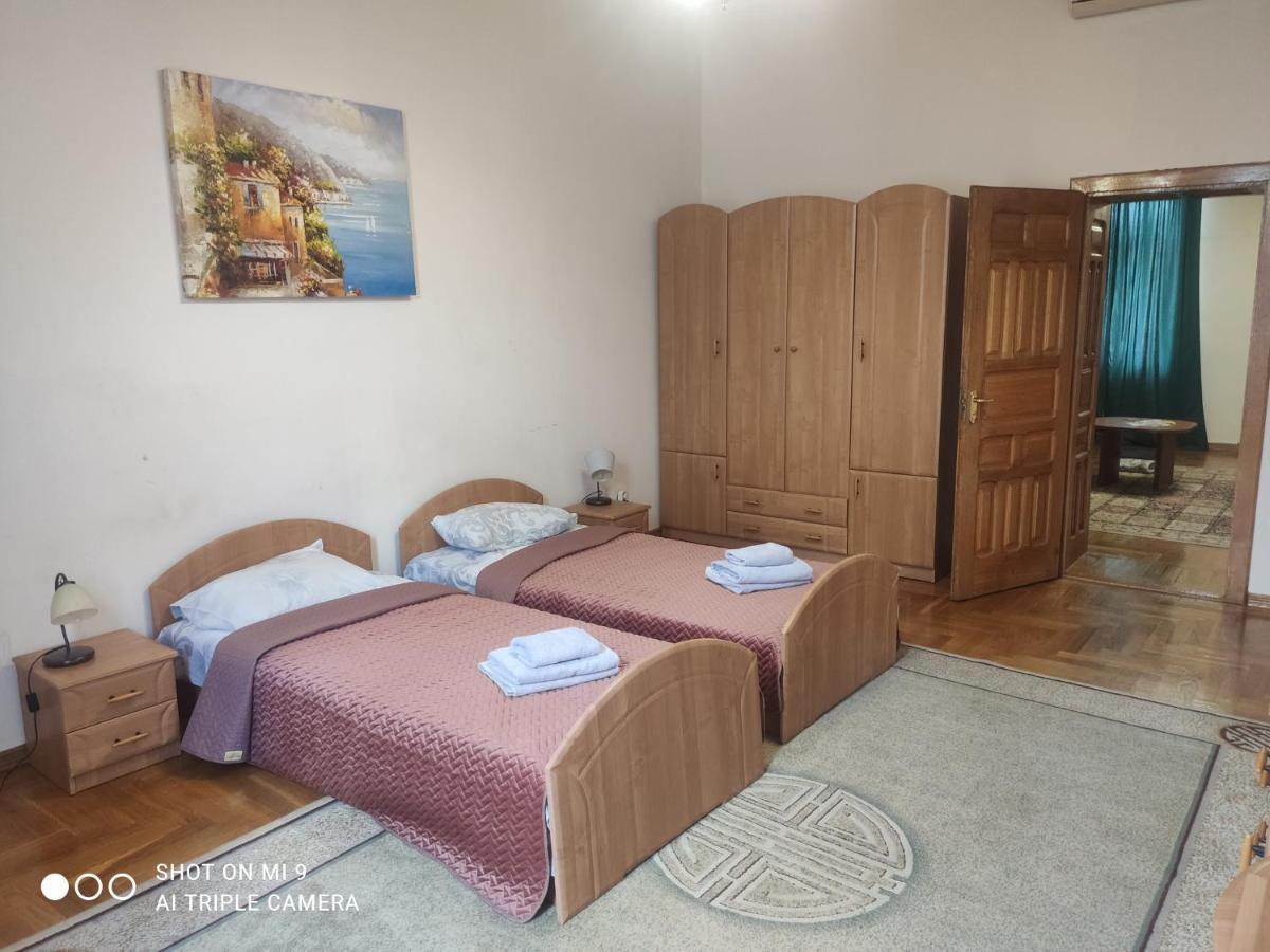 Apartments Domovik ,Kirilla I Mefodiya, 5 Мукачеве Екстериор снимка