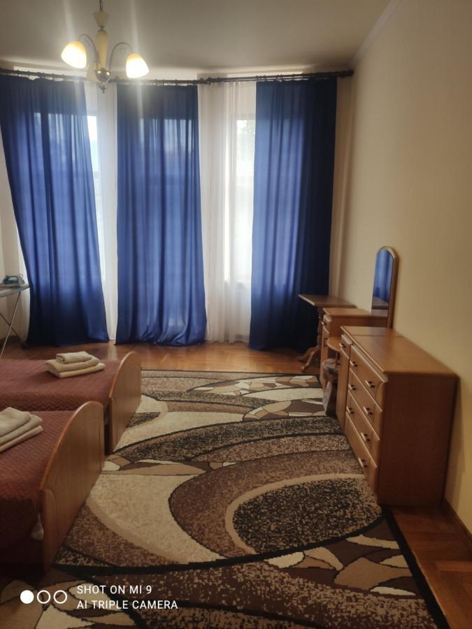 Apartments Domovik ,Kirilla I Mefodiya, 5 Мукачеве Екстериор снимка