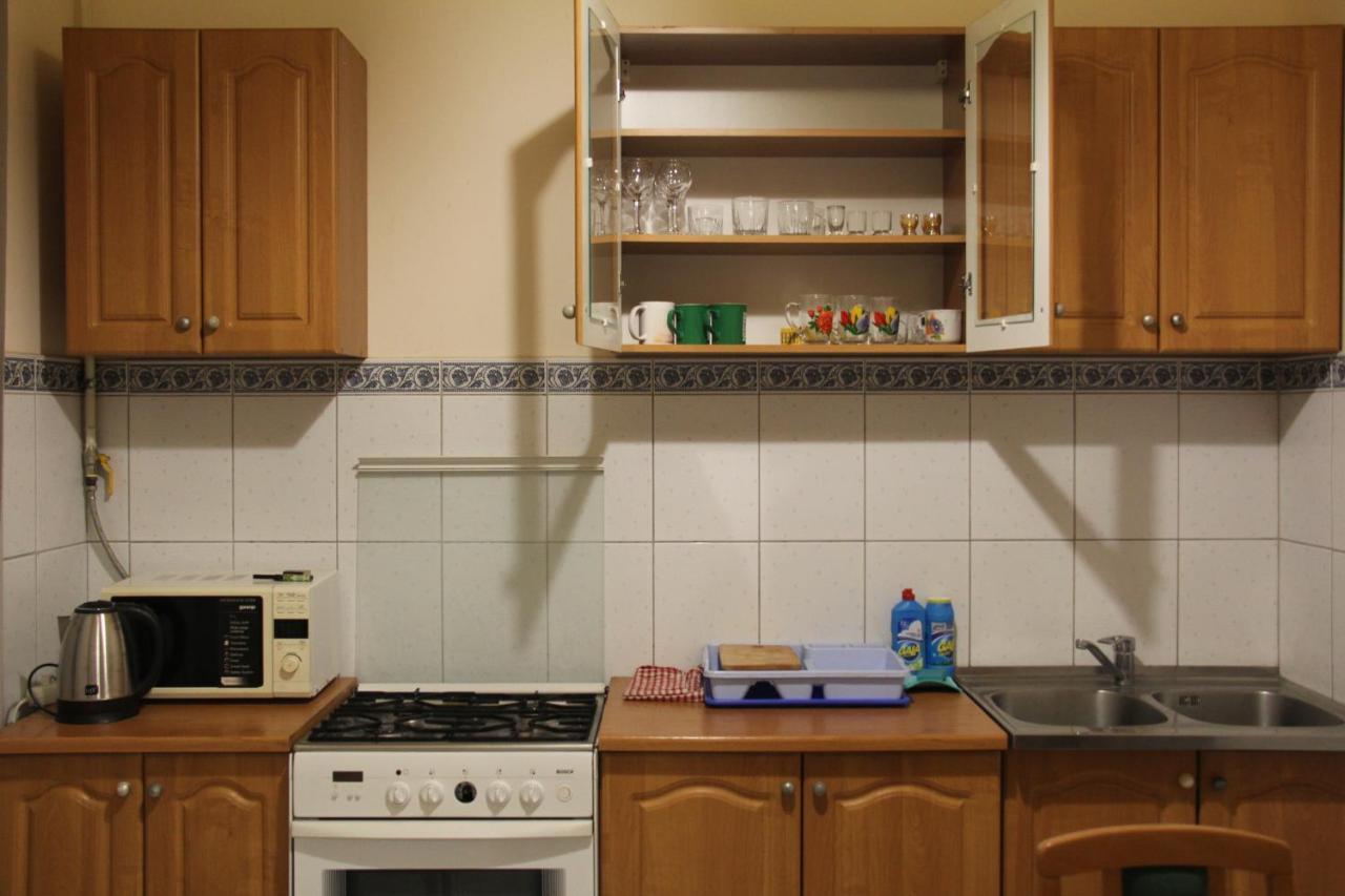 Apartments Domovik ,Kirilla I Mefodiya, 5 Мукачеве Екстериор снимка