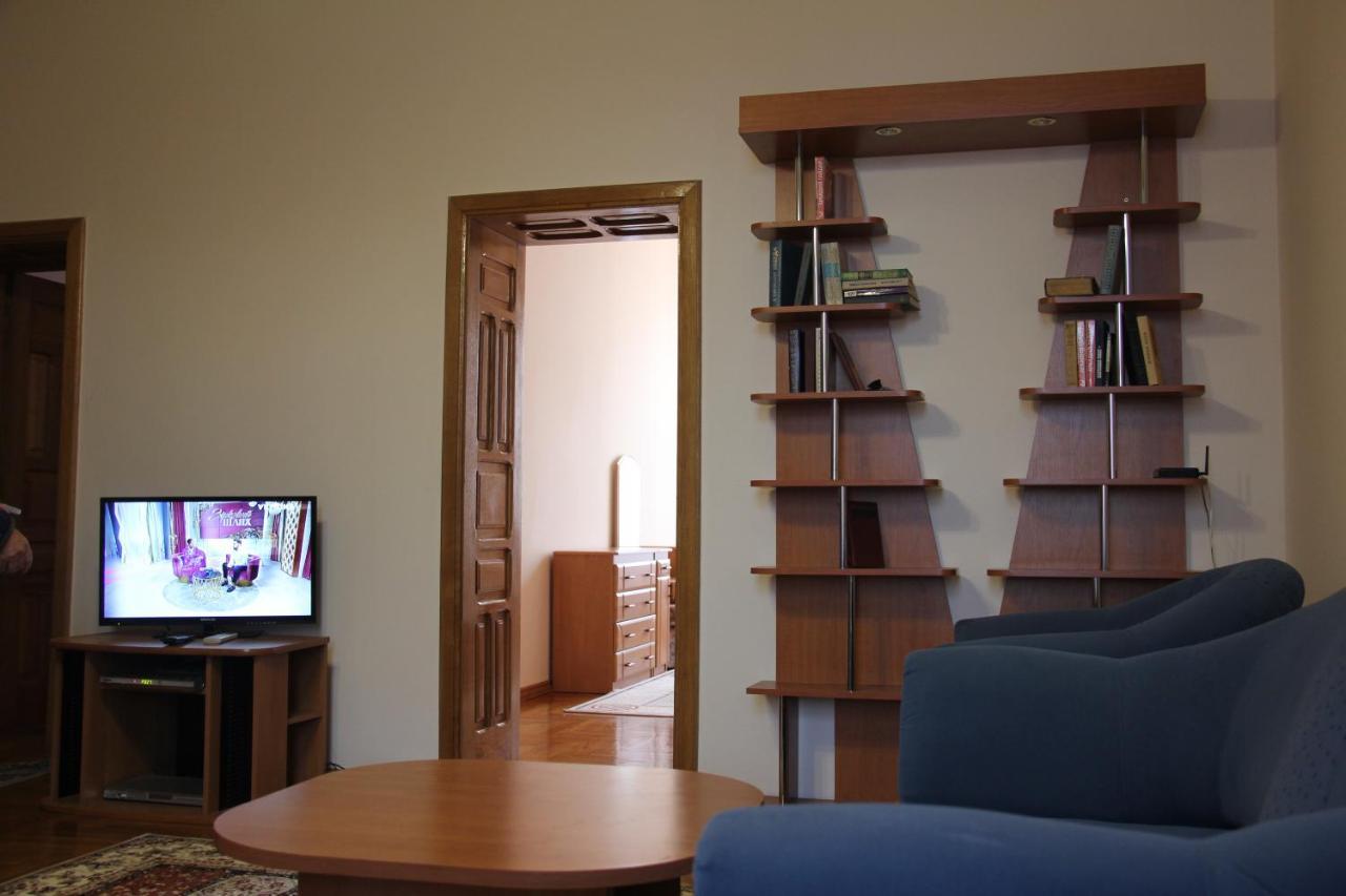 Apartments Domovik ,Kirilla I Mefodiya, 5 Мукачеве Екстериор снимка