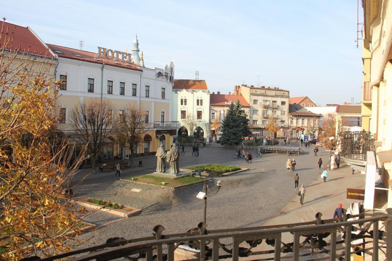 Apartments Domovik ,Kirilla I Mefodiya, 5 Мукачеве Екстериор снимка