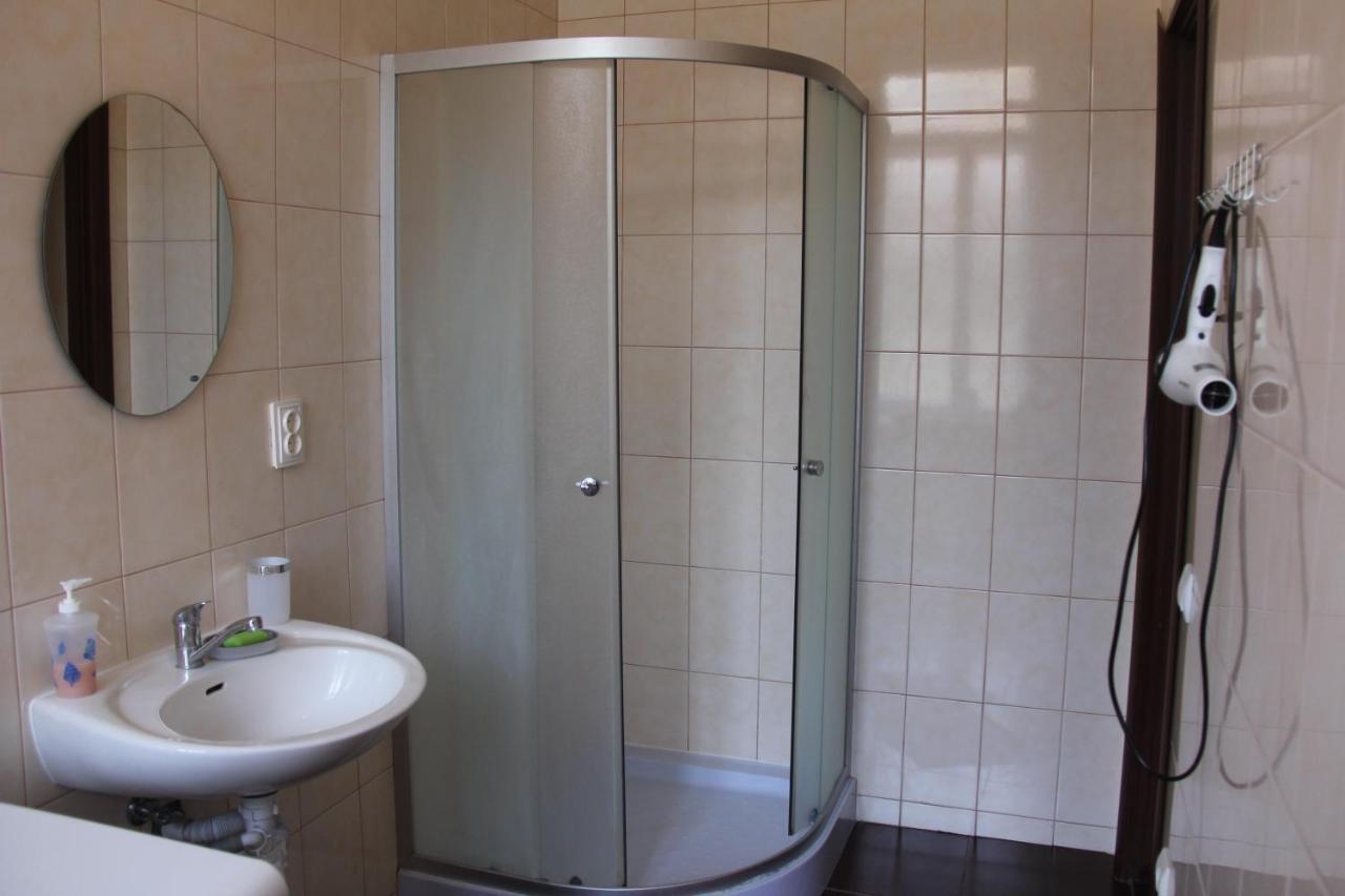 Apartments Domovik ,Kirilla I Mefodiya, 5 Мукачеве Екстериор снимка
