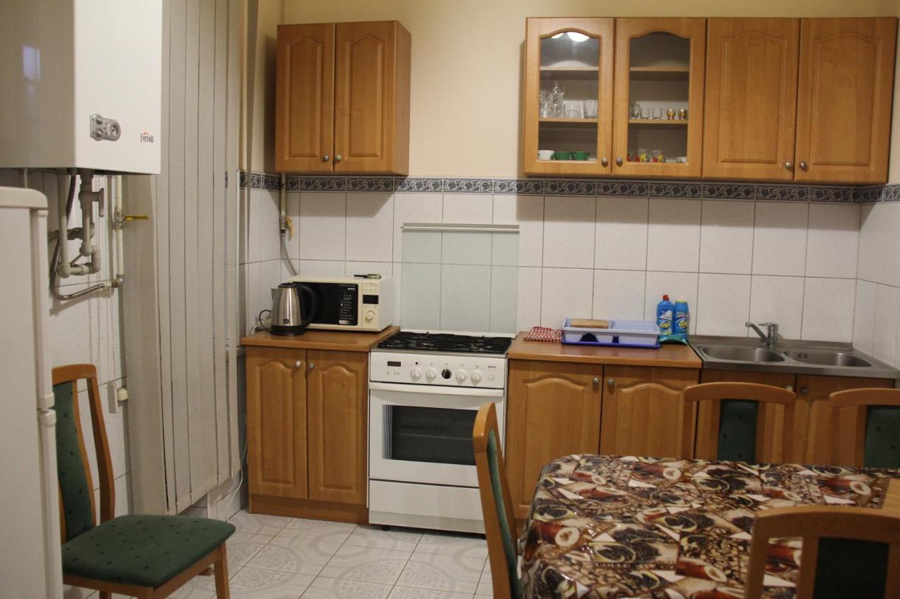 Apartments Domovik ,Kirilla I Mefodiya, 5 Мукачеве Екстериор снимка
