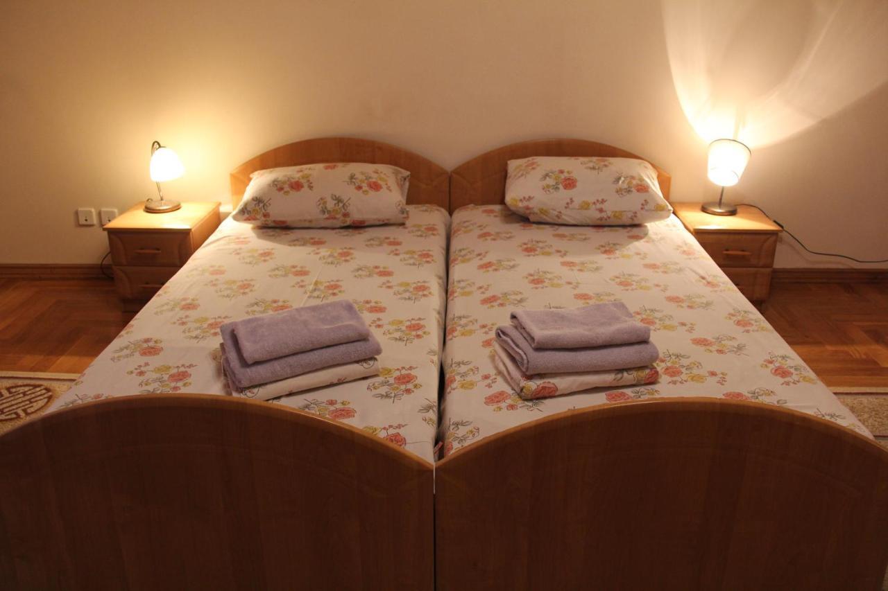 Apartments Domovik ,Kirilla I Mefodiya, 5 Мукачеве Екстериор снимка